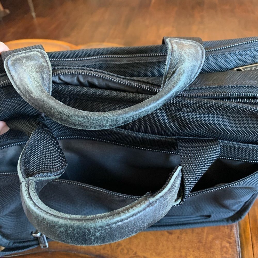 Tumi Compact Large Screen Nylon Computer Brief - Picture 8 of 8